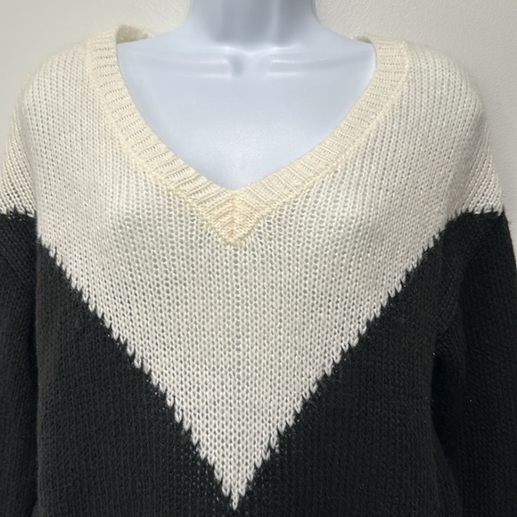 Chevron sweater - Picture 3 of 5